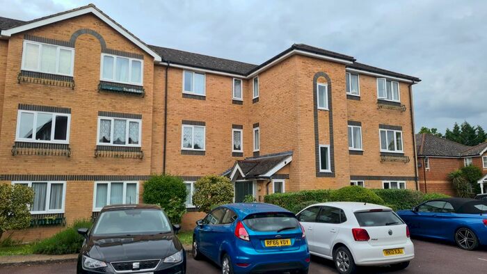 2 Bedroom Flat To Rent In Hedingham Mews, All Saints Avenue, Maidenhead, SL6