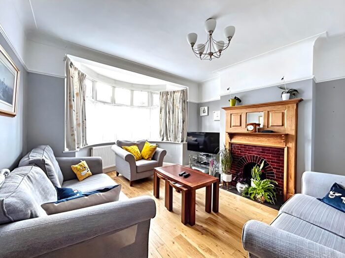 4 Bedroom Semi-Detached House To Rent In Lowick Road, Harrow, HA1