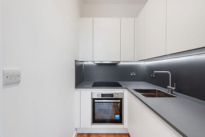 Studio To Rent In Canfield Gardens, London, NW6
