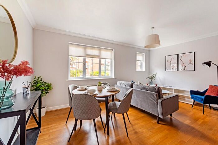 2 Bedroom Apartment To Rent In St. Leonards Road Windsor, SL4