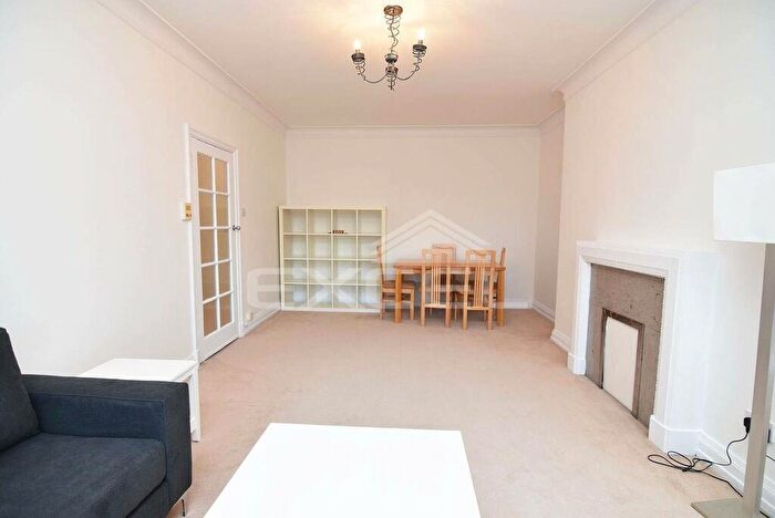 2 Bedroom Apartment To Rent In Frognal, Hampstead, NW3