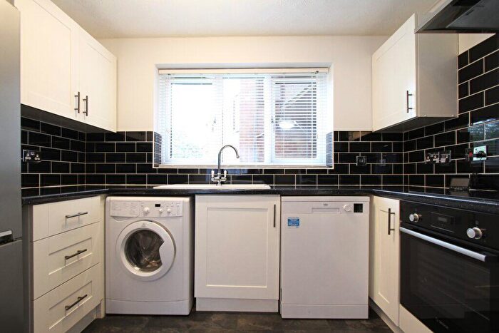 1 Bedroom Apartment To Rent In Broome Way, Banbury, Oxon, OX16