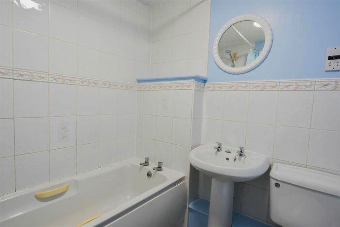 2 Bedroom Town House To Rent In Elgar Close, Huntington Road, York, YO31