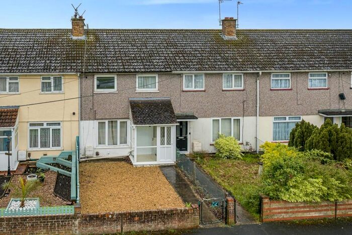 3 Bedroom Terraced House To Rent In Abbey View Road, SN25