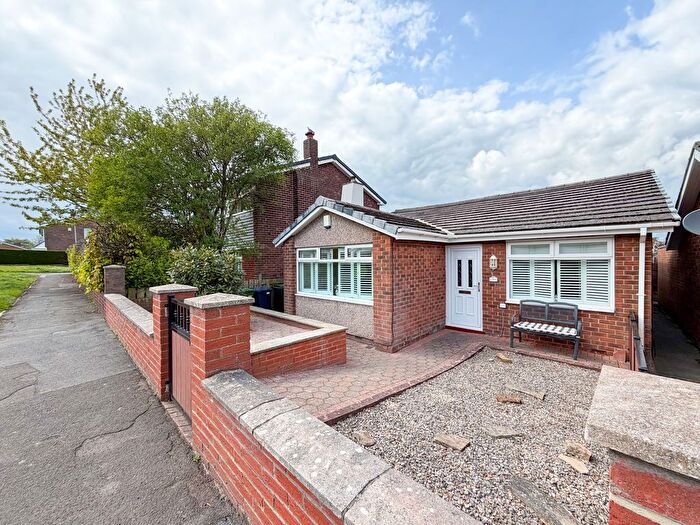 3 Bedroom Detached Bungalow For Sale In Hanover Walk, Winlaton, NE21