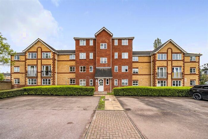 1 Bedroom Flat To Rent In Offers Court, Winery Lane, Kingston Upon Thames, KT1