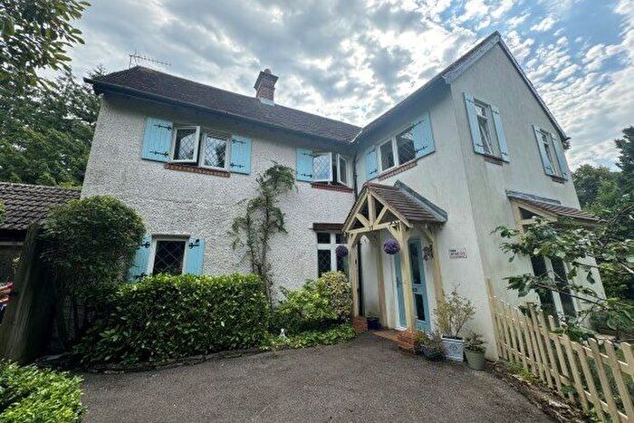 3 Bedroom Detached House To Rent In Meadowhead Road, Southampton, SO16