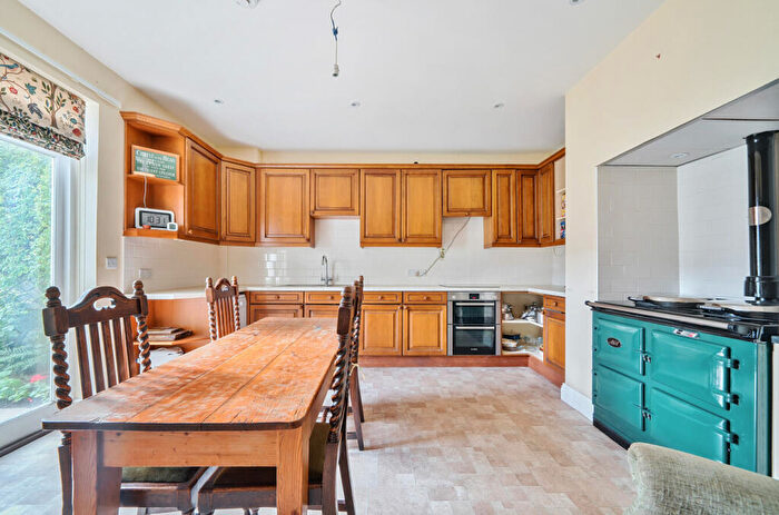 6 Bedroom Terraced House For Sale In Tidcombe Lane, Tiverton, Devon, EX16