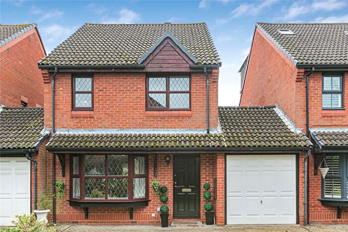 4 Bedroom Detached House For Sale In Durrell Way, Shepperton, Surrey, TW17