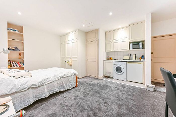 Studio To Rent In Colebrooke Row, Islington, London, N1