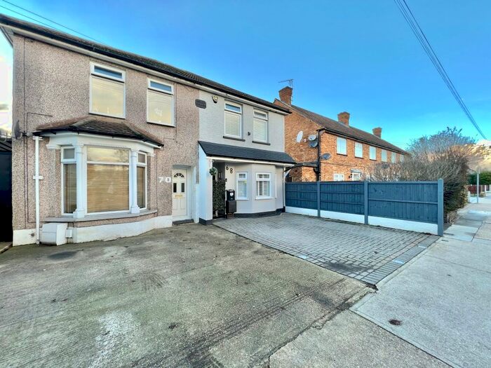 1 Bedroom Flat To Rent In Park Lane, Hornchurch, RM11