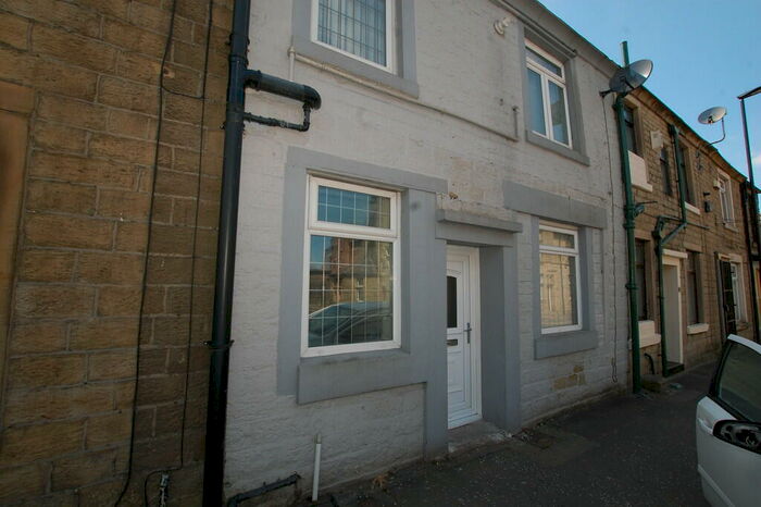 2 Bedroom Terraced House To Rent In Newhey Road Milnrow Rochdale Greater Manchester, OL16