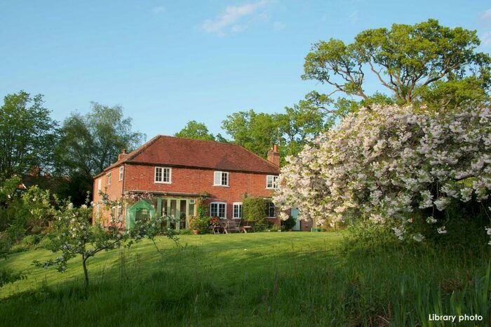 4 Bedroom Detached House For Sale In School Lane, Frilsham, Berkshire, RG18
