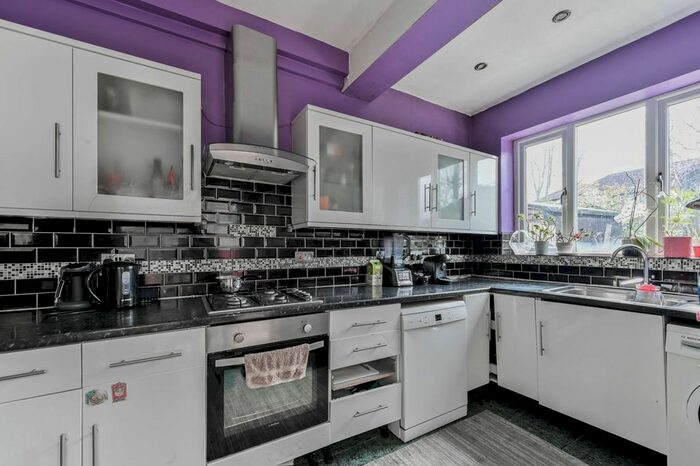 3 Bedroom Property To Rent In Highfield Road, Hl, Winchmore Hill, London, N21