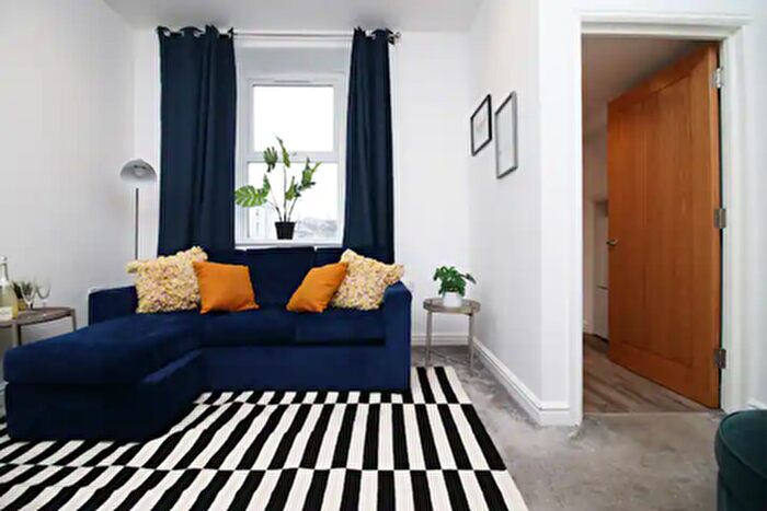 1 Bedroom Flat To Rent In Railway Street, Newport, South Wales, NP20