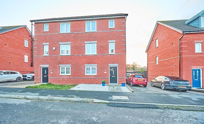 5 Bedroom Semi-Detached House For Sale In Notleyfield Close, Earl Shilton, Leicester, LE9