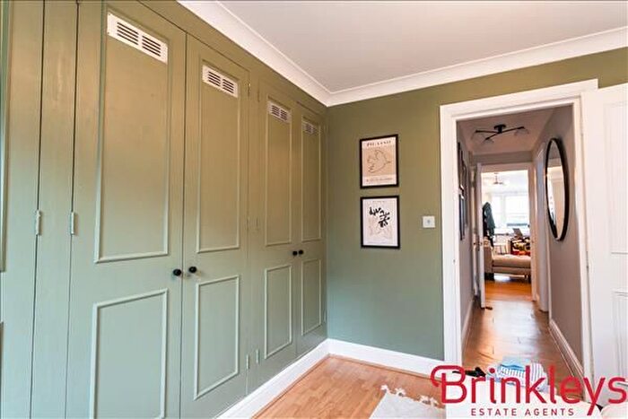 1 Bedroom Flat To Rent In Upper Richmond Road, Putney, SW15