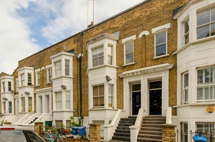 2 Bedroom Flat To Rent In Cadogan Terrace, Victoria Park, London, E9
