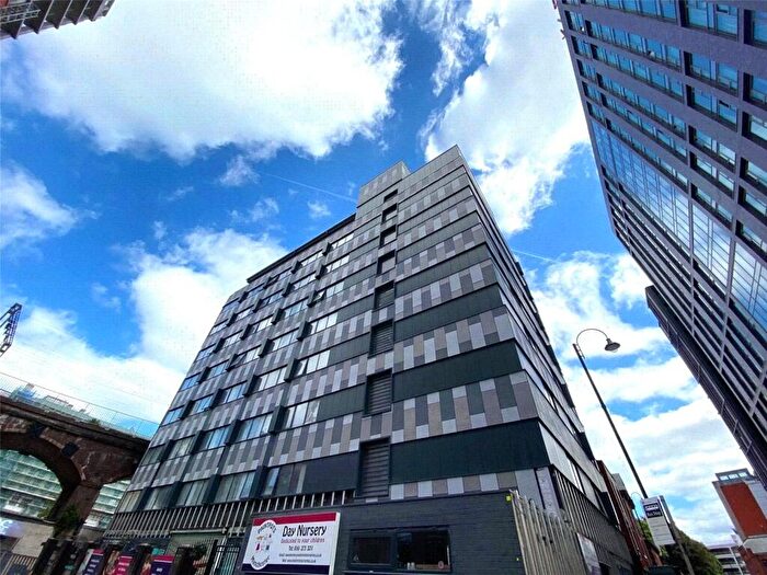 Apartment To Rent In Bracken House, - Charles Street, Manchester City Centre, Greater Manchester, M1