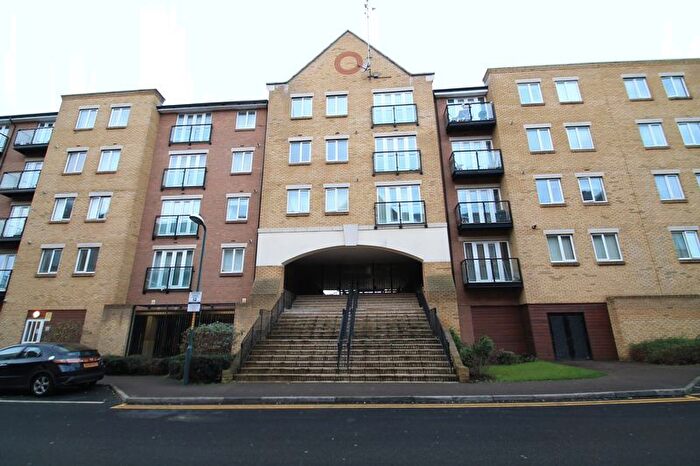 2 Bedroom Flat To Rent In Black Eagle Drive, Northfleet, Gravesend, DA11