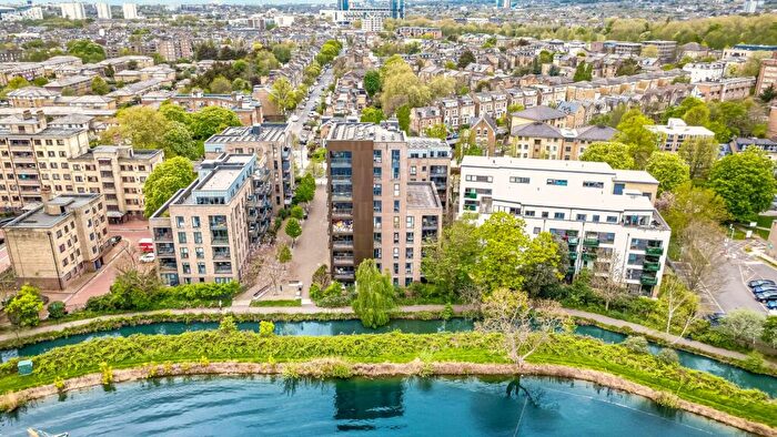 2 Bedroom Flat For Sale In Green Lanes Walk, Hythe House, N4