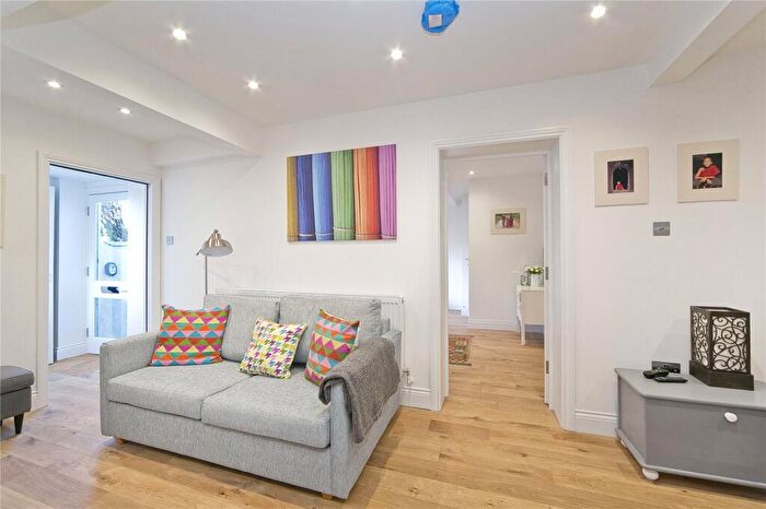 2 Bedroom Flat To Rent In Camden Road, Camden, NW1