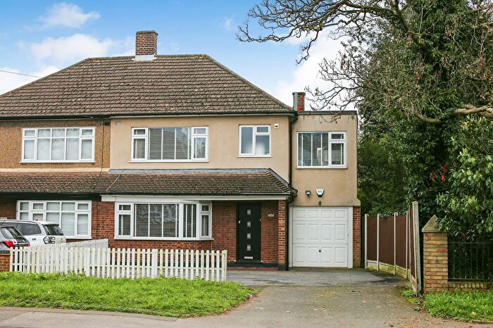 4 Bedroom Semi Detached House For Sale In Brentwood Road, Gidea Park, Romford, RM2