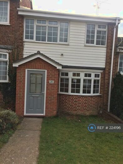 3 Bedroom Terraced House To Rent In Honeybee Glade, Rainham Kent, ME8