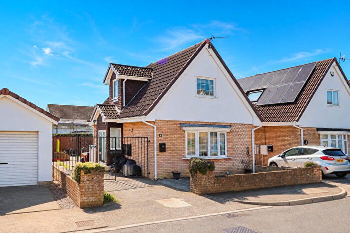 2 Bedroom Detached Bungalow For Sale In Brenig Close, Barry, CF62