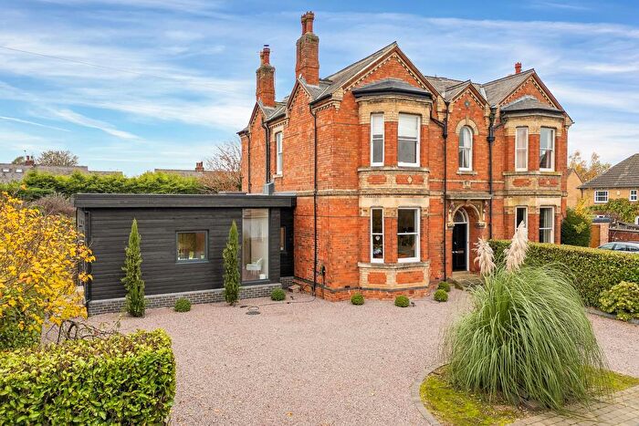 4 Bedroom Semi-Detached House For Sale In The Avenue, Newark, NG24