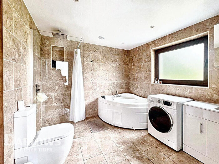 3 Bedroom Detached House For Sale In Hirwaun Road, Aberdare, CF44