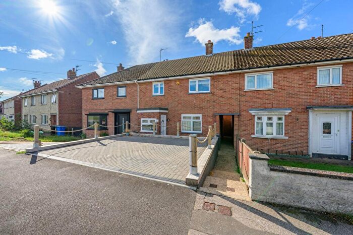 3 Bedroom Terraced House For Sale In Oulton Road, Lowestoft, NR32