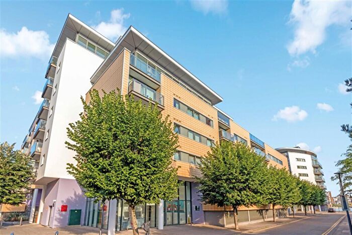 2 Bedroom Flat For Sale In Albert Basin Way, London, E16