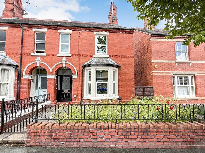 3 Bedroom End Terrace House For Sale In Ferrers Road, Oswestry, SY11