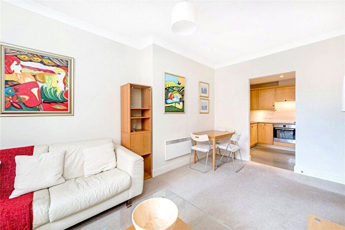 1 Bedroom Flat For Sale In Waterspring Court, Westminster, SW1P