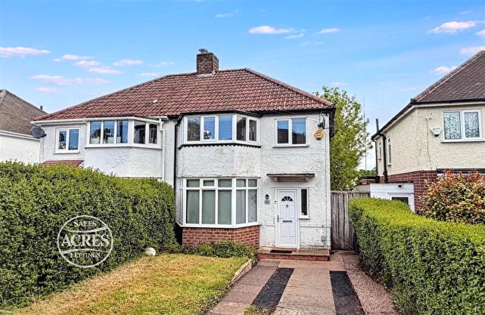 3 Bedroom Semi-Detached House For Sale In White Farm Road, Four Oaks, Sutton Coldfield, B74