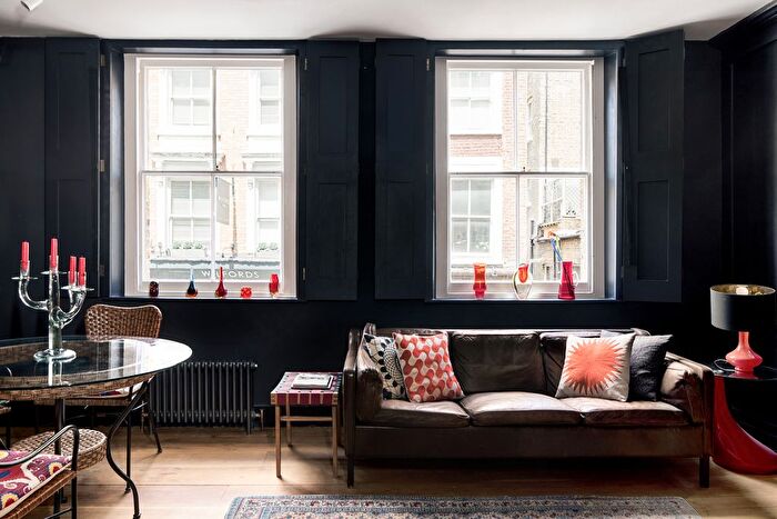 2 Bedroom Maisonette For Sale In Holland Street, London, W8