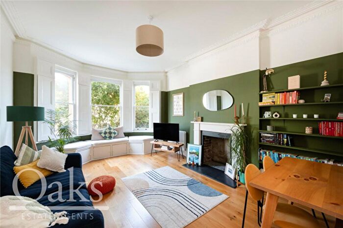 1 Bedroom Apartment For Sale In Avenue Park Road, West Norwood, SE27