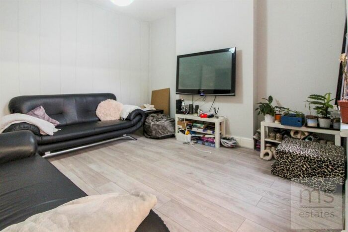 6 Bedroom Semi-Detached House To Rent In Rolleston Drive, Lenton, Nottingham, NG7