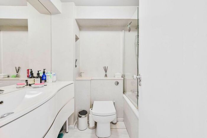 1 Bedroom Flat To Rent In Odhams Walk, , Covent Garden, London H, WC2