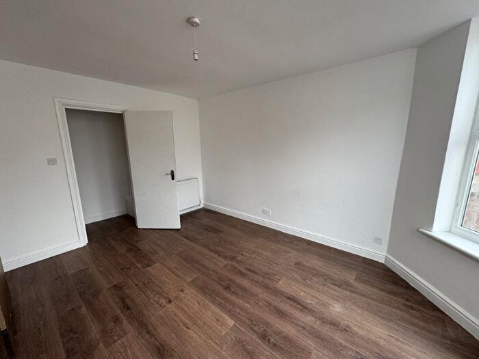 2 Bedroom Flat To Rent In Ampthill Road, Southampton, SO15