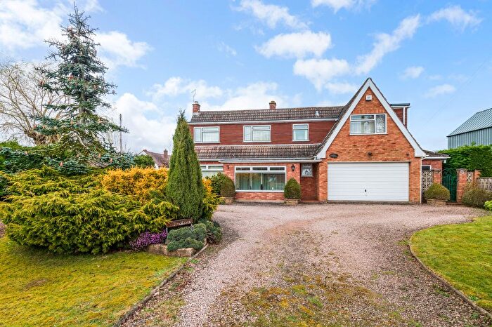 4 Bedroom Detached House For Sale In Lower Broadheath, Worcester, Worcestershire, WR2