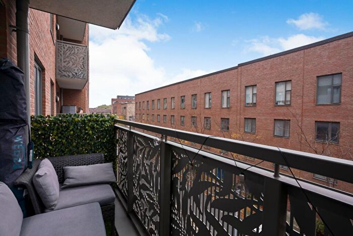 2 Bedroom Flat For Sale In Hammersley Road, London, E16
