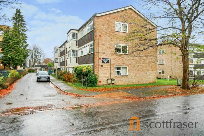 3 Bedroom Flat To Rent In Latimer Grange, Headington, OX3