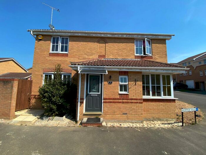 3 Bedroom Detached House To Rent In Hopper Vale, Bracknell, Berkshire, RG12