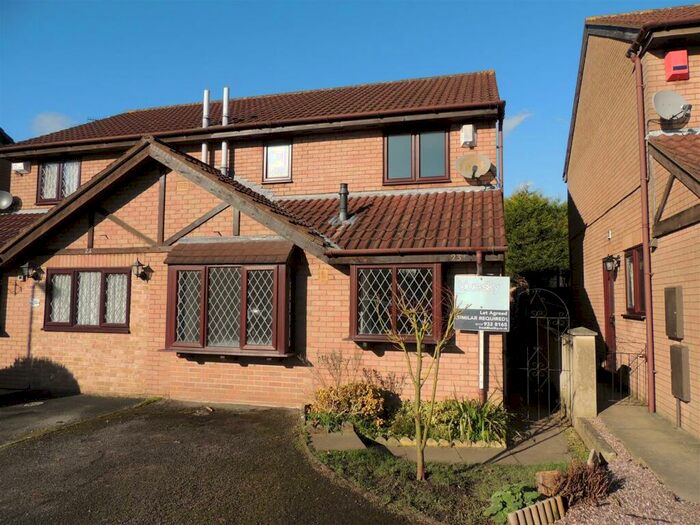 3 Bedroom Semi-Detached House To Rent In Thurstons Barton, BS5