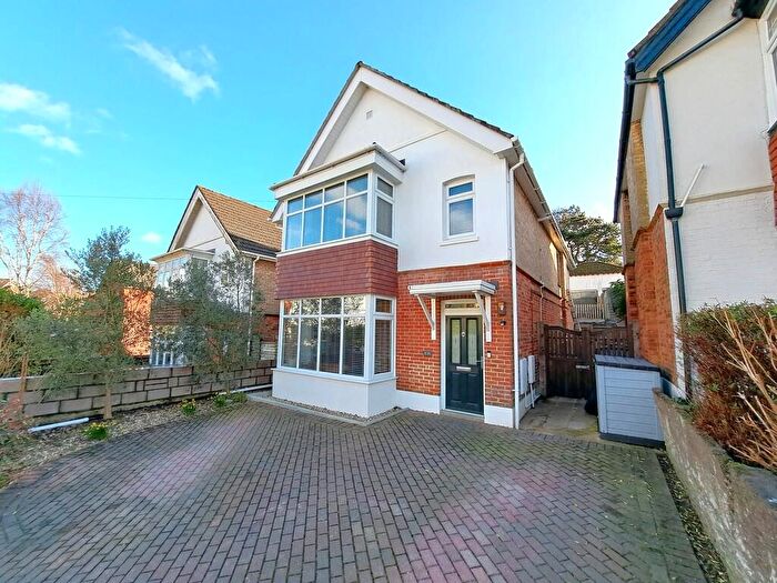 4 Bedroom Detached House For Sale In Vale Road, Alexandra Park, BH14