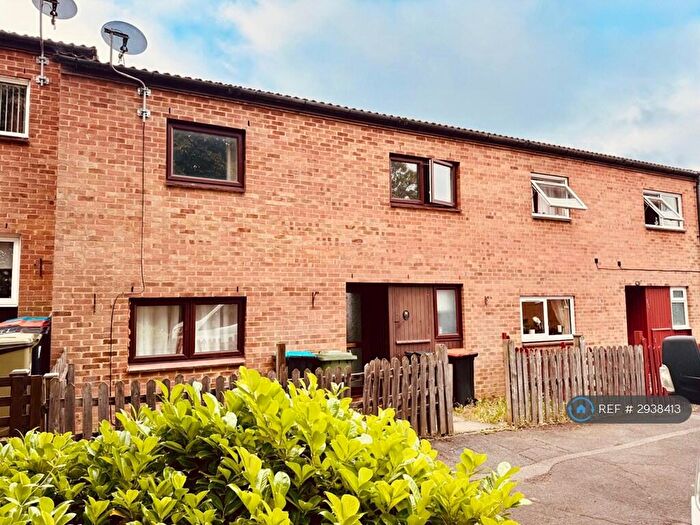 4 Bedroom Terraced House To Rent In Shipton Hill, Milton Keynes, MK13