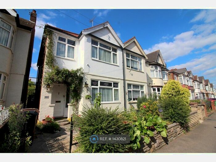 1 Bedroom Flat To Rent In Burnham Road, London, E4