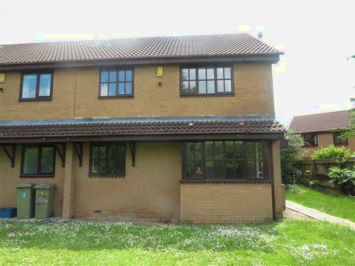 2 Bedroom Cluster House To Rent In Rolvenden Grove, Kents Hill, Milton Keynes, MK7
